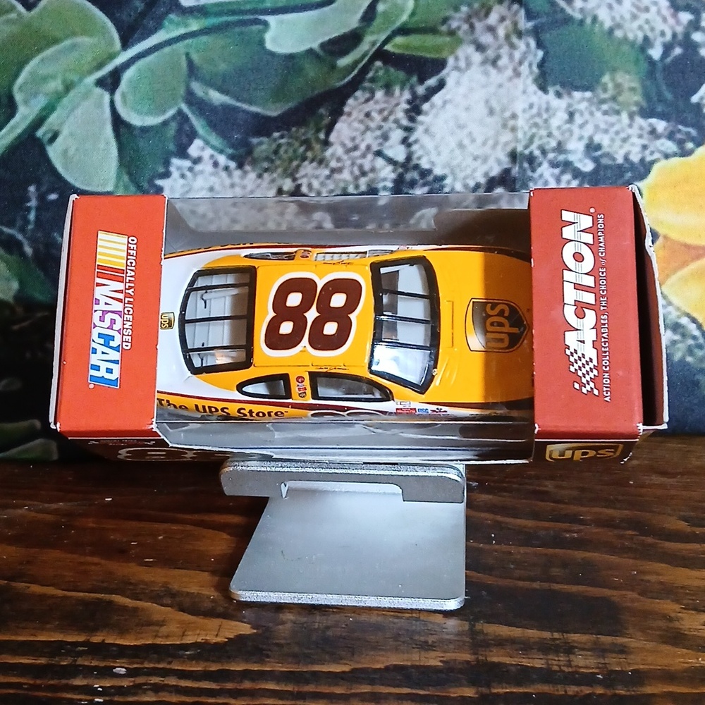 Dale Jarrett #88 UPS NASCAR Die‑Cast • Action Racing Collectables • Vintage